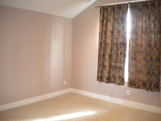 Photo - R4492 Unit 1