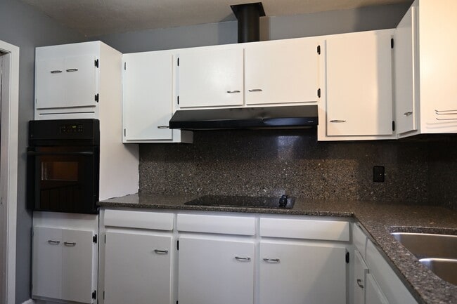 Photo - 4011 W Englewood Blvd