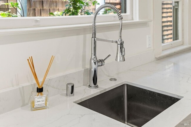 Photo - 31 Acacia Ave