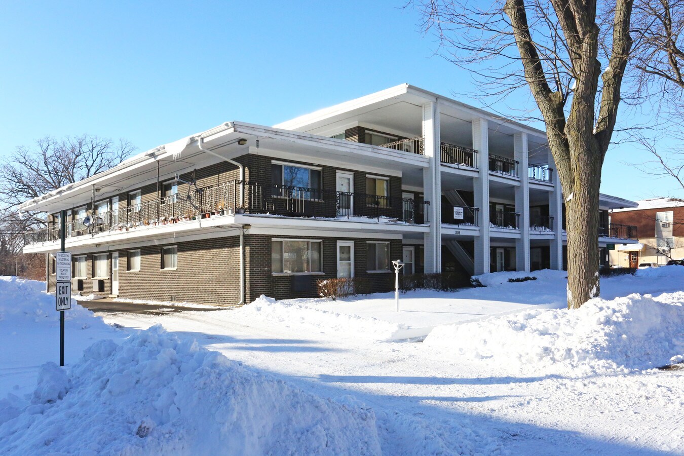 Primary Photo - 2128 N Elmwood Ave Apartments