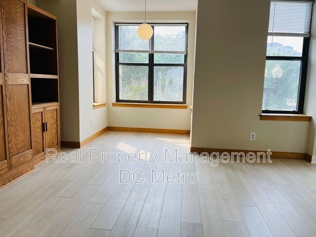 Photo - 3 Washington Cir NW Unit #203