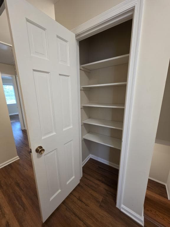 212 Stratford Dr