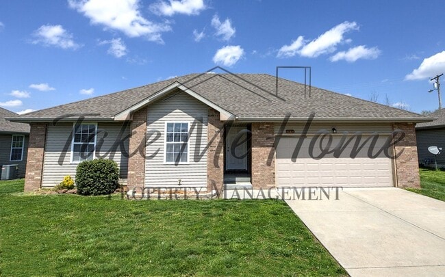 Building Photo - 3 Bedroom in Republic!