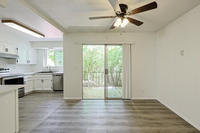 Photo - 4800 Williamsburg Ln