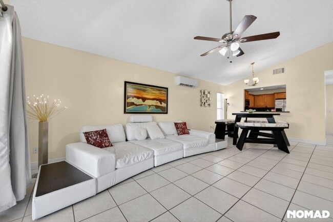 Photo - 293 Chicago Woods Cir