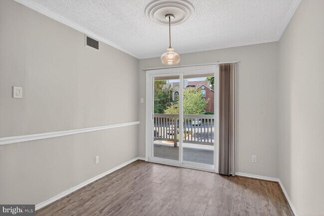 Photo - 1541 Lincoln Way Unit 204