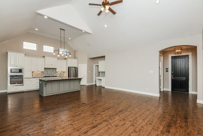 Photo - 413 Blue Star Ct