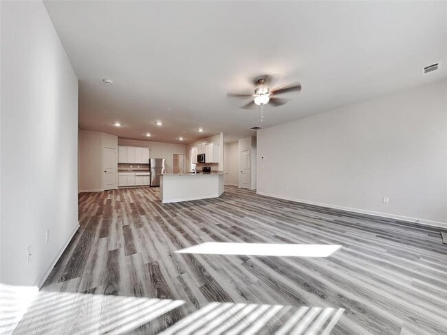 Photo - 332 Oliver Dr