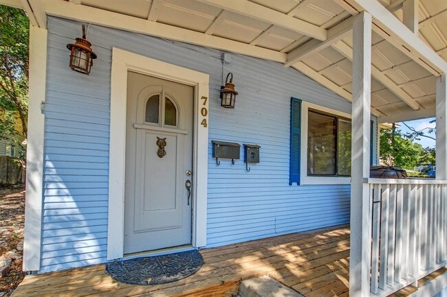 Photo - 704 Franklin Blvd