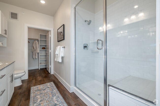 B1 2BR, 2BA - 938SF - Primary Bathroom