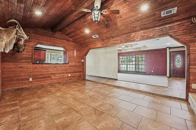 Photo - 5508 E County Rd 60