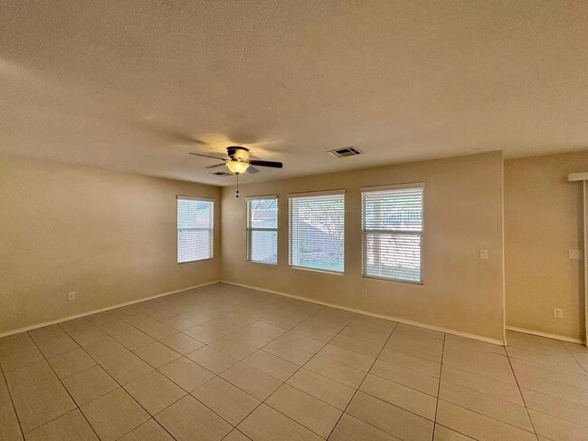 Photo - Beautiful 4 bedrooms home in desirable Green Valley