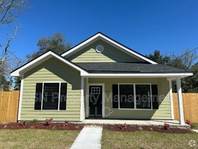 Building Photo - 2204 Iowa St Rental