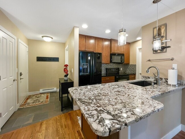 Photo - 604 Granite St