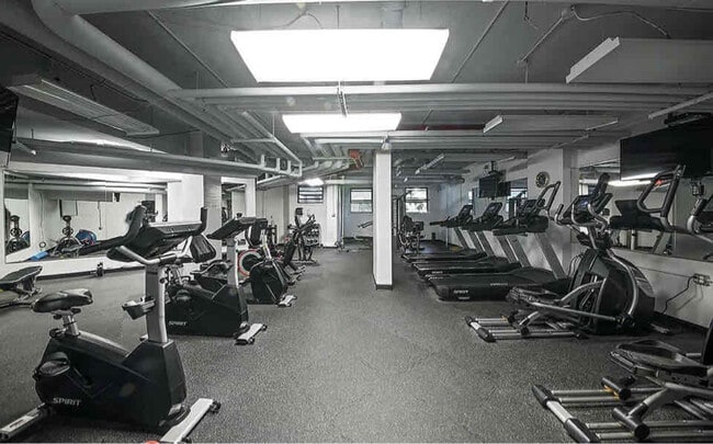 Photo - 98-20 62nd Dr