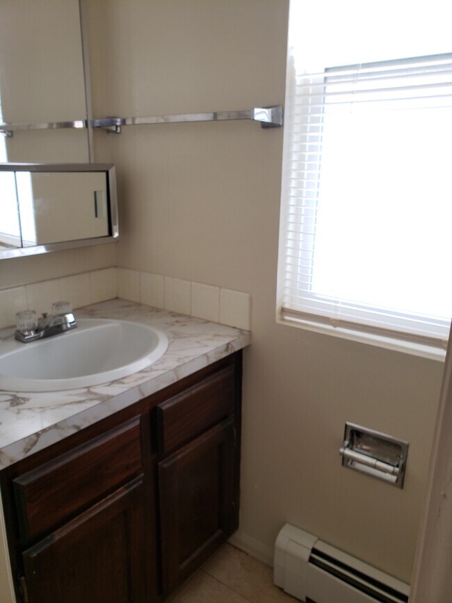 Photo - 775 W 3rd N St