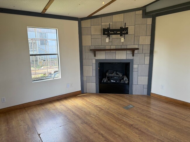 Photo - 3 Bedroom Mobile Home in Pleasant Garden!