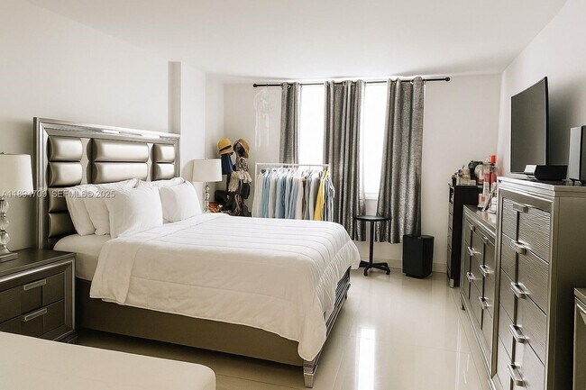 Photo - 500 Bayview Dr Unit 630