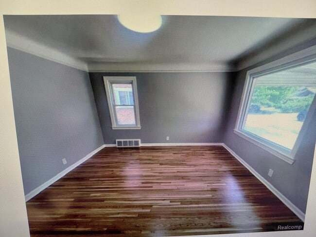 1038 Detroit Ave