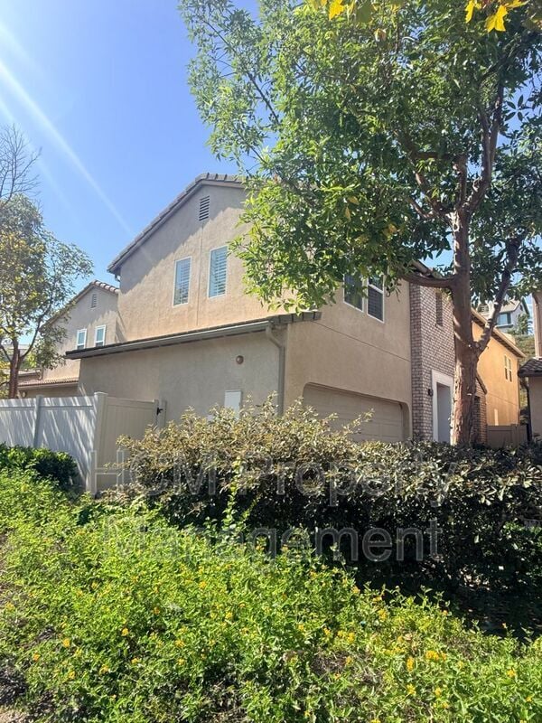 Building Photo - 8043 E Loftwood Ln