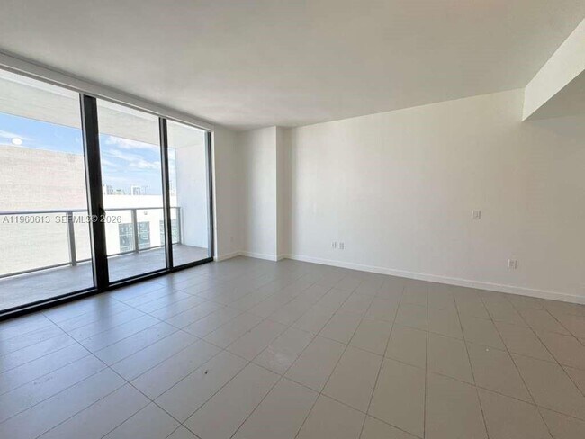 Photo - 1600 NE 1st Ave Unidad 3219