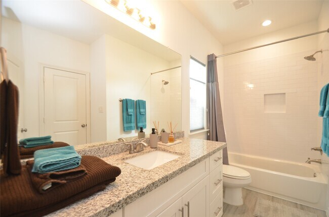 Photo - 6708 Arapahoe St