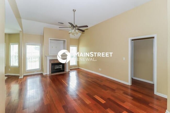 3 Bedroom Pet-Friendly Home in Cordova, TN with Main Street Renewal