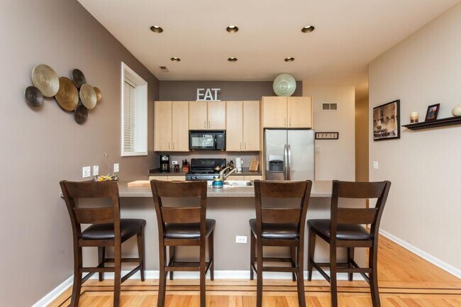 Photo - 2 bedroom in Chicago IL 60613 Unit GS