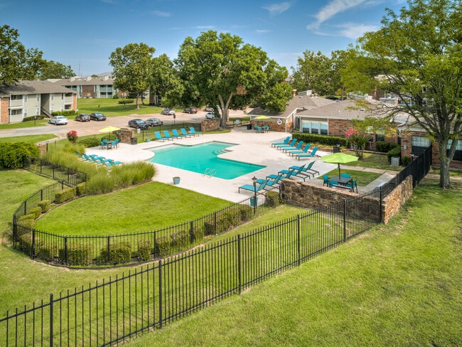 Woodland Oaks - Pool - Woodland Oaks Apartments