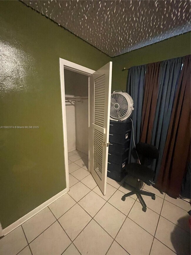 Photo - 18611 NW 10th Ave Unit 2