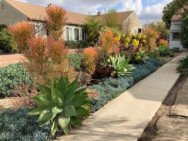 Building Photo - 2212 Unit 2214