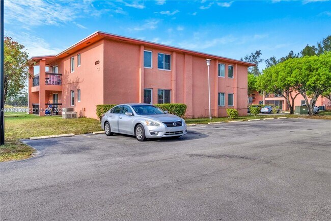 2020 NW 119th St Unit 1122