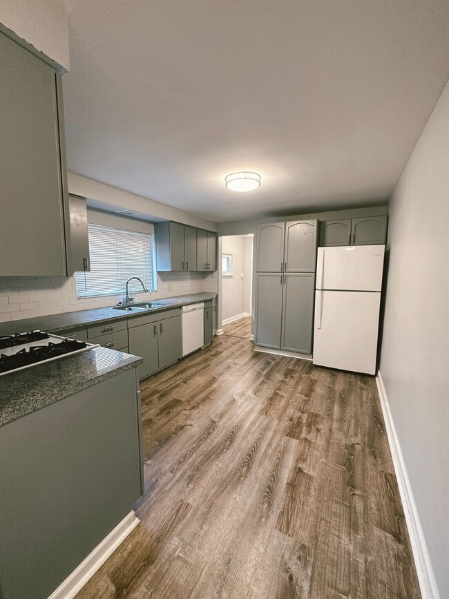 Photo - FULLY RENOVATED 1 BEDROOM IN THE HEART OF SOUTHSIDE! Unit #1