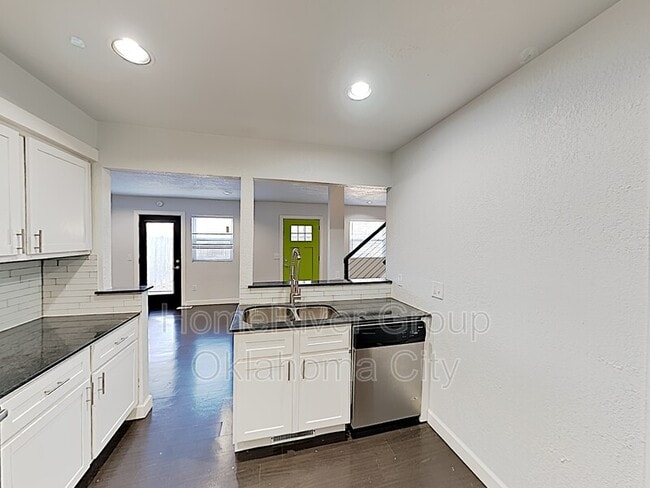 Photo - 6024 W Hefner Rd