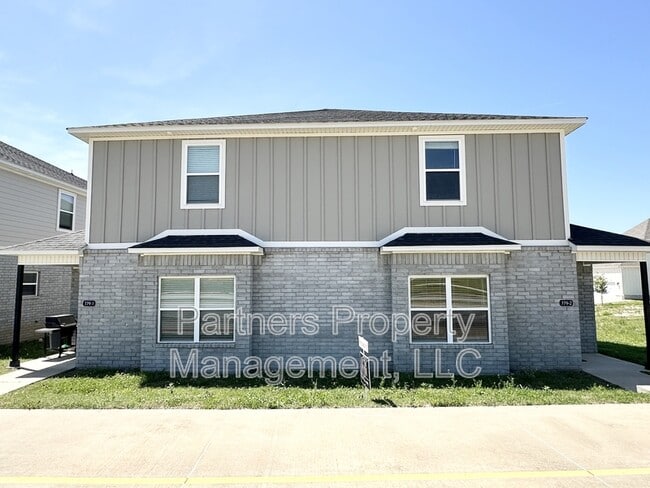 Building Photo - 779 S Rupple Rd
