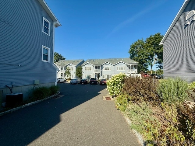 Building Photo - 31 High St Unit APT 2-2C