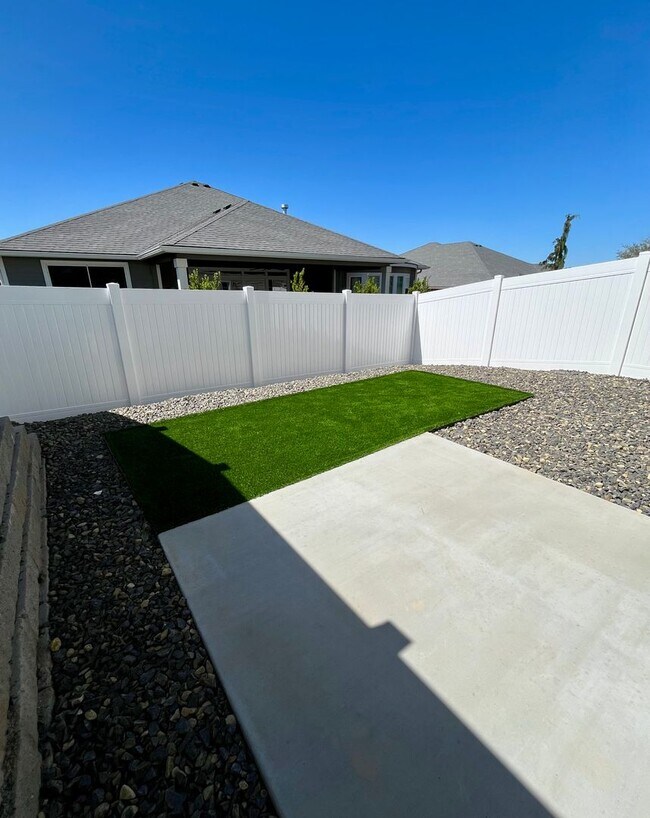 Photo - Corner Townhome!