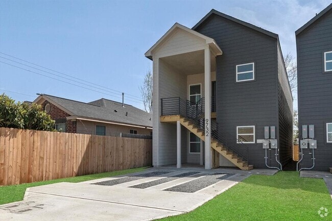 Building Photo - 9732 Tuffly St Unit B Rental