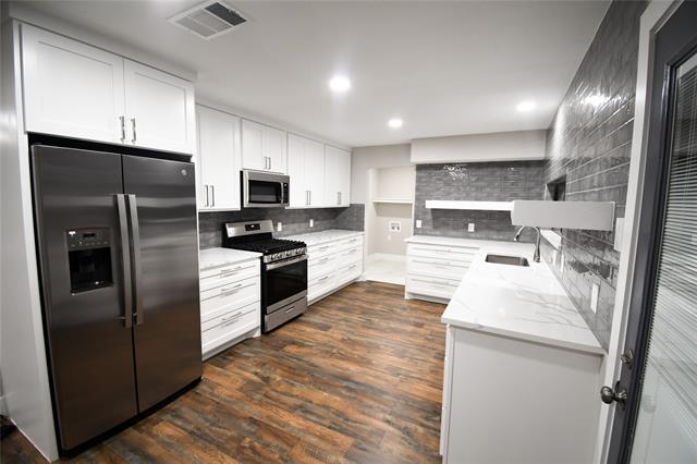 Photo - 1011 Sam Hill St