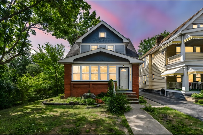 Building Photo - 13016 Beachwood Ave Rental