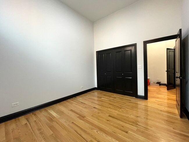 Photo - 1000 N Mozart St Unidad 2w