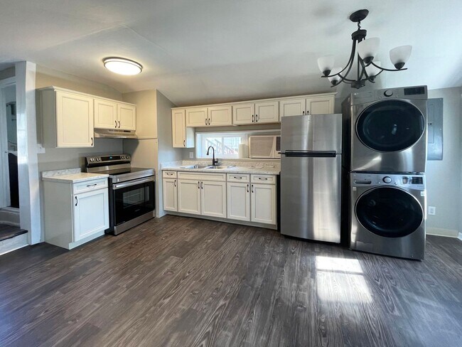 Photo - AVAILABLE JAN 2024! Cozy Little House in P...