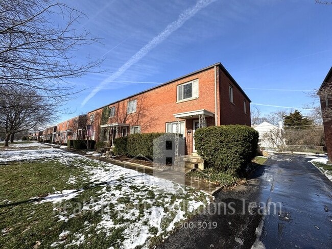 Photo - COMING SOON Condo in UA School District! Unit 230