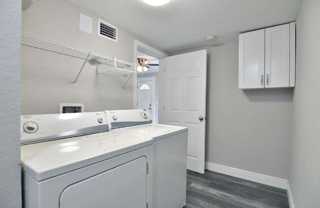 Photo - 912 Hart St