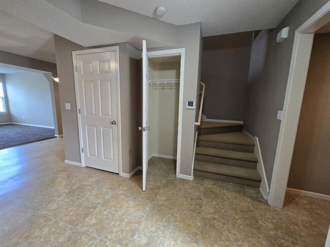 Photo - 2012 Hickoryleaf Ln