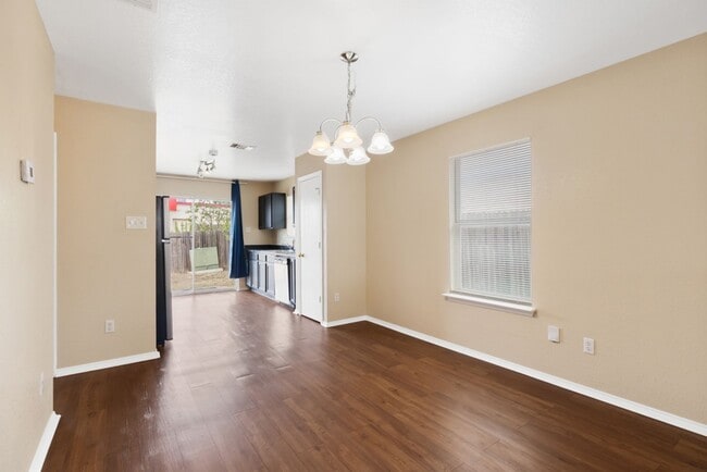 Photo - 3 Bedroom/2 Bath Meadow Brook Subdivision