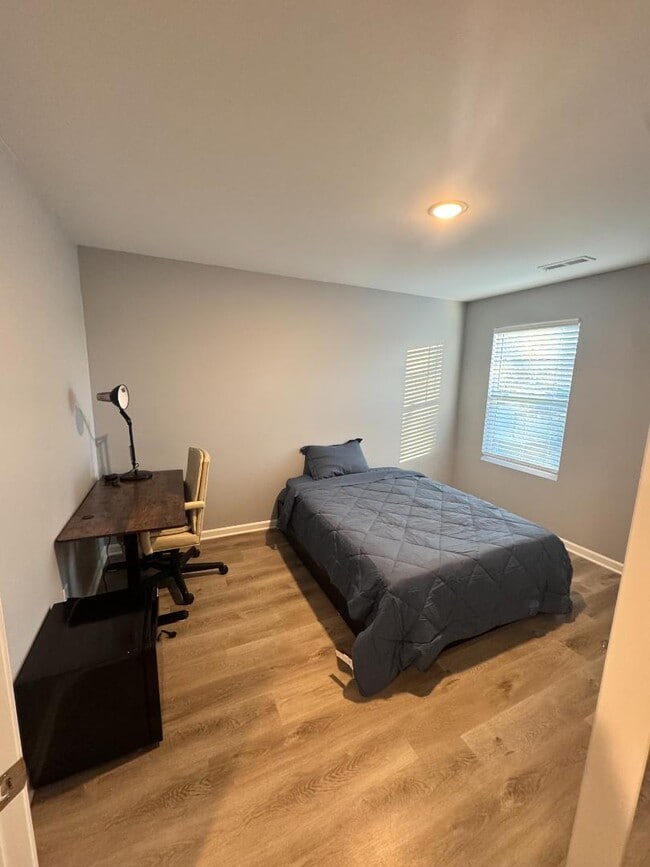 Photo - 2611 Carsten Ave