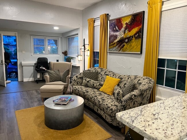 Photo - 1077 Hampton St NW