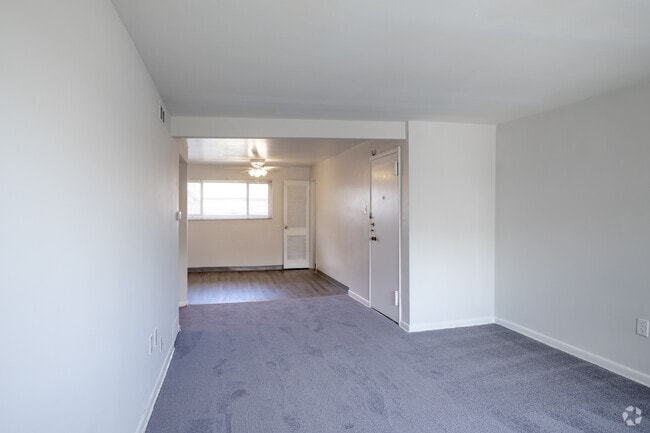 1BR, 1BA - 660SF