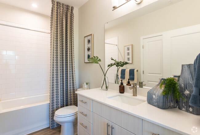 Howard - 2BR,2BA - 1,115 SF - First Bathroom